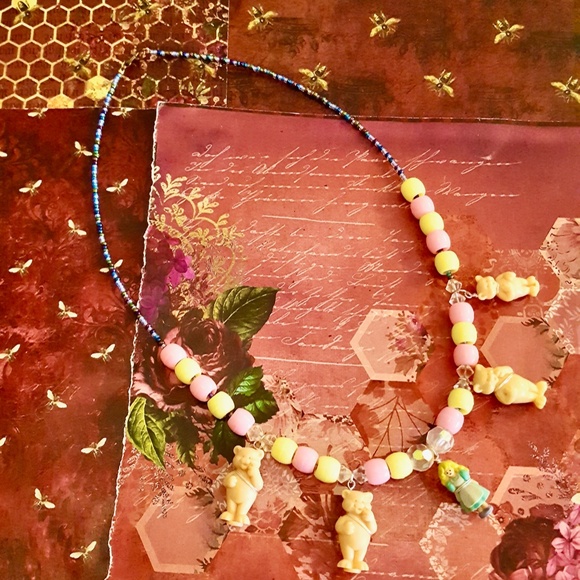 My Little Fairy Tales Goldilocks and The 3 Bears + One Pendant Beaded Necklace - Picture 2 of 5